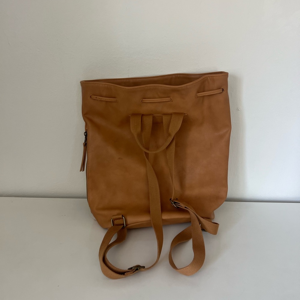 Universal Thread Utility Backpack - image 3